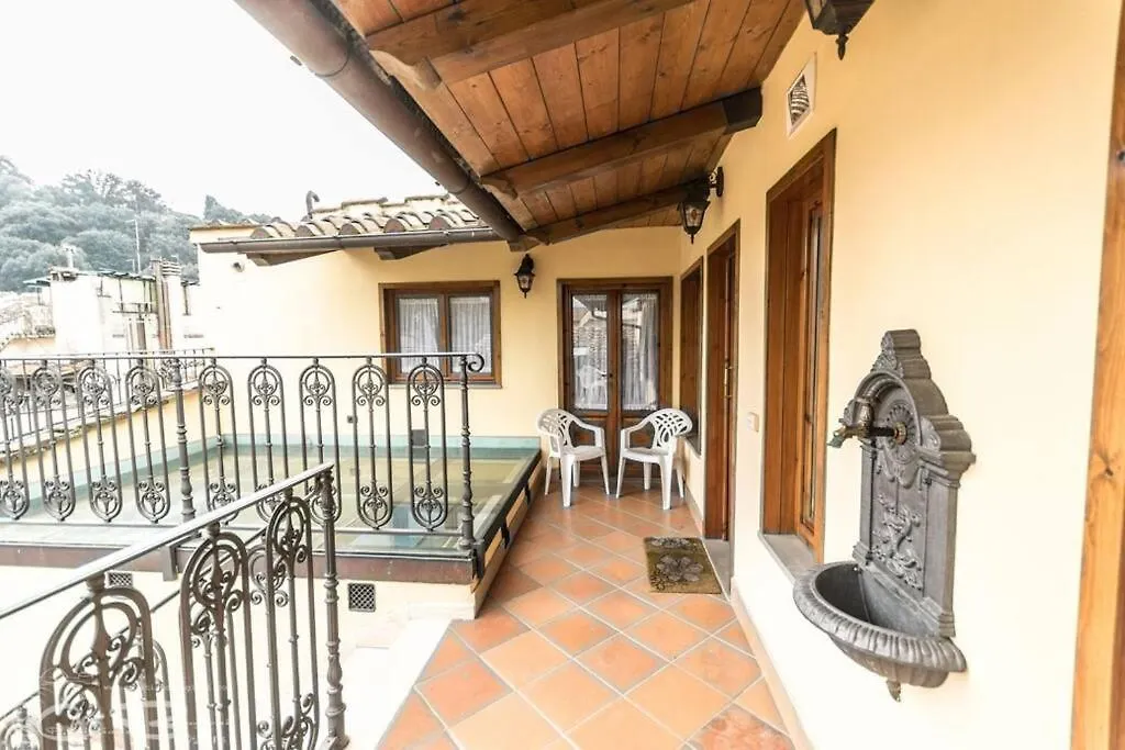 Roomy Apartment By Villa Il Mosaico Florence
